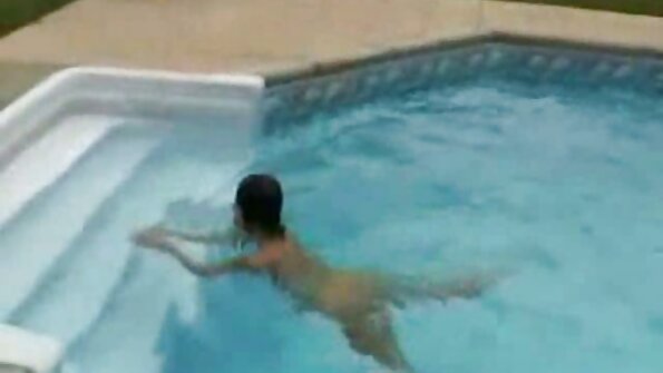 Det er en sød ting at spille med en hudfløjte i klasseværelset foran os