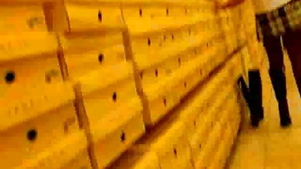 MILF kommer til at klare det analt med fyren til evigheden