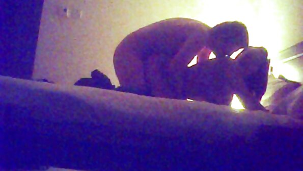 Pickup artist knepper spanierne med saftige bryster og solbrune linjer