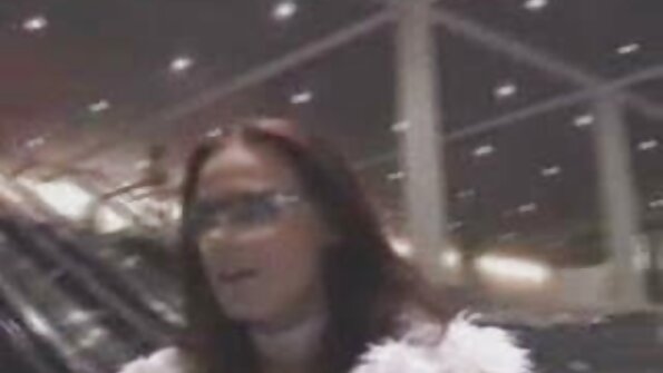 Godt hængt fyr remmer røv af den tynde blondine