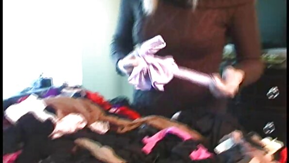 Den sorte stripper Ana Foxxx giver sit olierede røvhul til en rig fucker