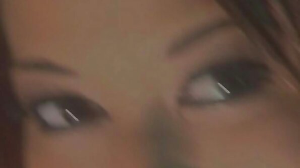 Spansk hottie endelig kneppet af ven med stor pik