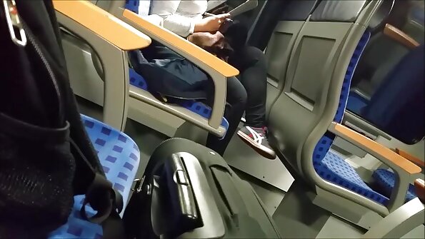 Sexet sutter teenager har brug for sin store pik i hendes bytte