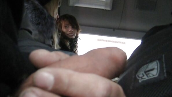 Lassie er vant til at blive puklet i sin dygtige bagdel på kameraet