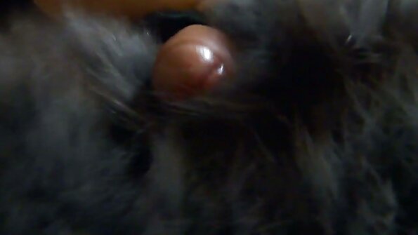 Inked dame, der elsker pik, føler to af dem inde i hendes krop