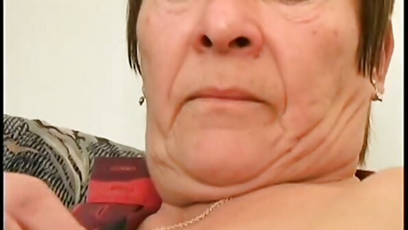 Zoey Foxx lader pikken komme ind i hendes barberede tøser og søde mund