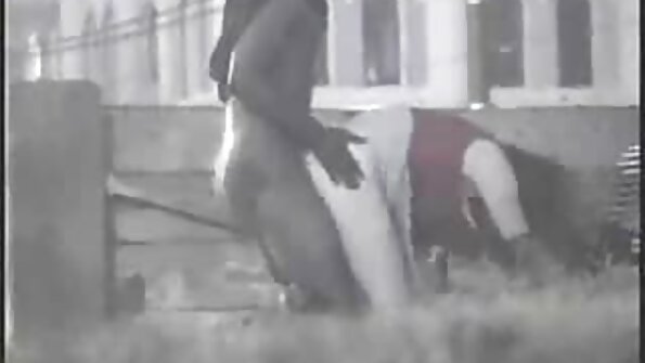 Sexet blåhåret babe kneppet hårdt på massagebordet