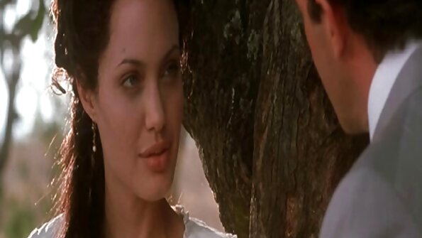 Latina dame er i stand til at tage hans store sorte pik i begge hendes huller