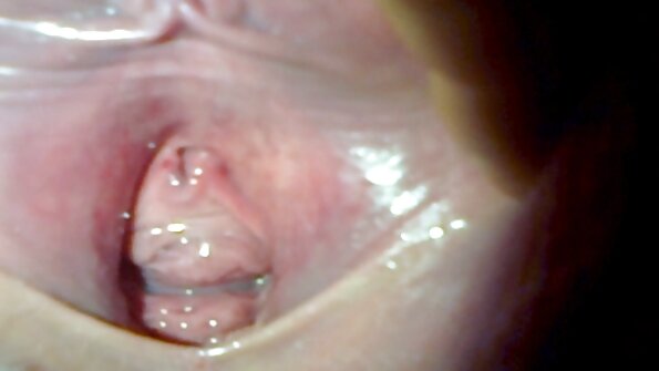 Curvaceous Euro teenager får sin røv banket