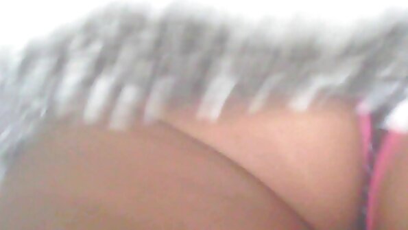 Kurvet røv Asiatisk massør sætter sig ned på klientens pik