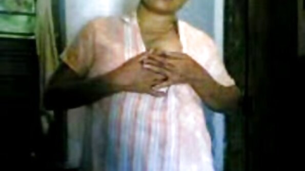 Store bryster elskerinde knepper sin gæst i brusebadet