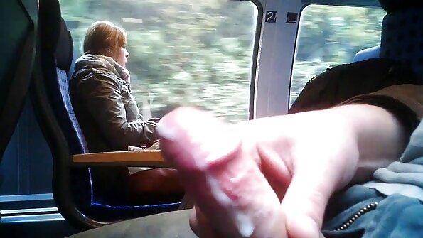 Bedøvelse Cherry Kiss giver sit numsehul til Charlie Dean