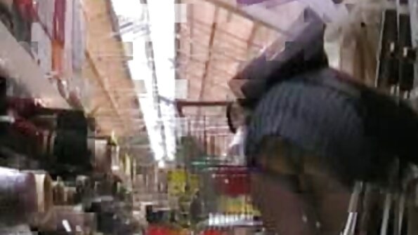 Offentligt bibliotek sex med den hotte pige i briller