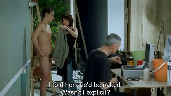 Inked blondie med en stram røv ønsker at blive naglet af sin elsker