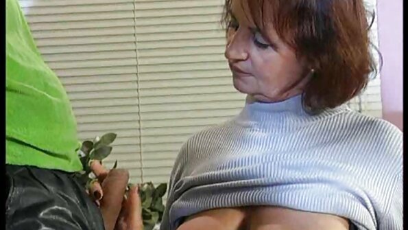 Anal boring er kilden til fornøjelse for blondine