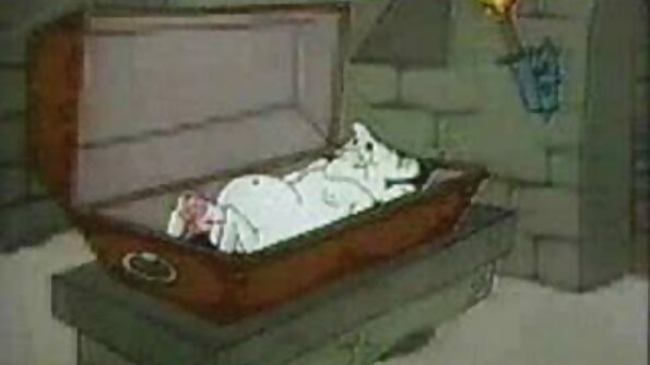 Evelina Darling kan lide gabende analsex med sin mand