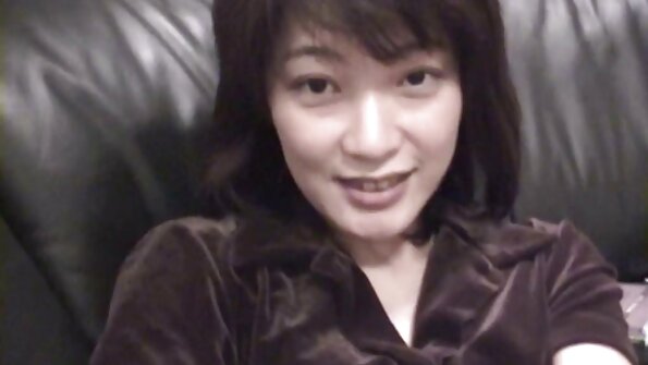 Blondines røvhul bliver strakt af en hård pik