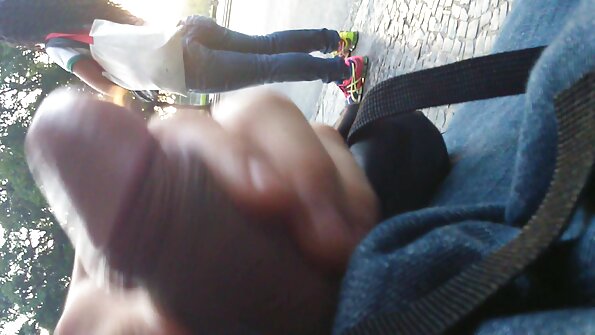 En teenager, der elsker analsex, bliver kneppet af en stor stang