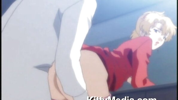 En brunette, der elsker anal, får sin røv rigtig hårdt banket